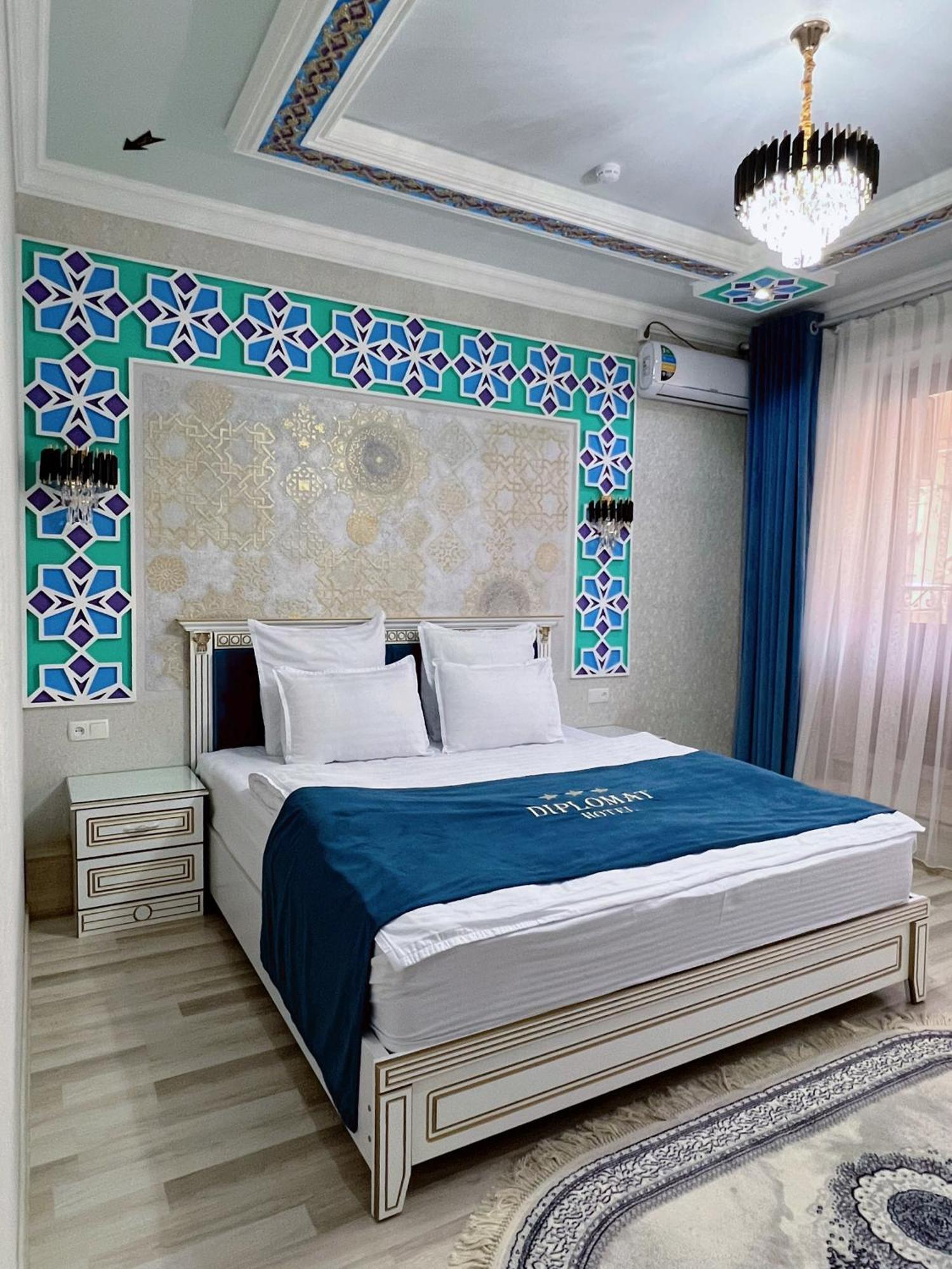 Diplomat Premium Hotel Самарканд Екстериор снимка